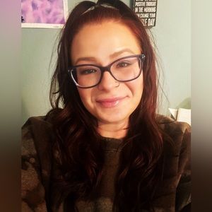 Meet your Posher, Carissa